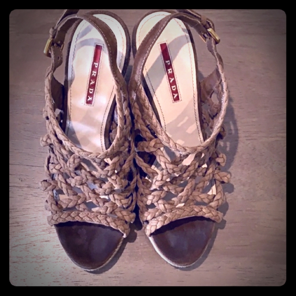 Auth Prada leather espadrilles wedges sand…